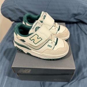 Toddler size 7  New Balance 550